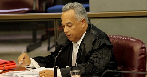 O conselheiro relator Gilberto Diniz (Foto: Karina Camargos Coutinho)